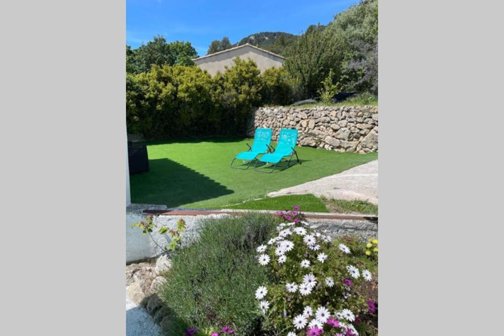 Maison Avec Jardin, Parking Entre Et Montagne Holiday home Le Revest-le-Eaux
