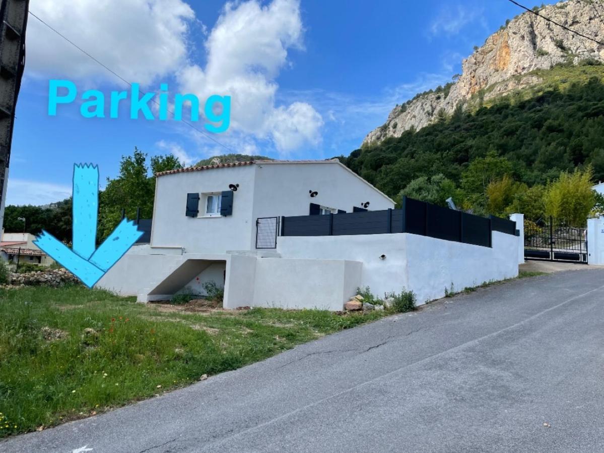 Holiday home Maison Avec Jardin, Parking Entre Et Montagne Le Revest-le-Eaux